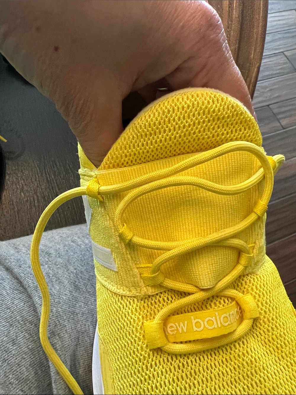 New Balance fresh foam Roav Bright Yellow Mesh Sneakers with White Accent Sz 10 - Picture 11 of 12